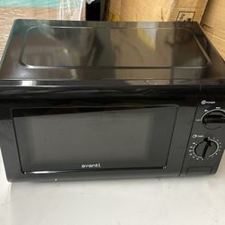 Avanti Microwave Oven with Mechanical Dials, 0.7 cu. ft., in Black (MM07V1B)