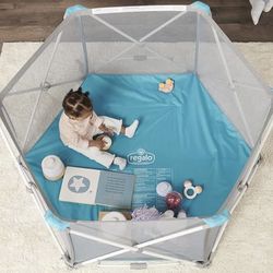 Portable Play yard Indoor/Outdoor