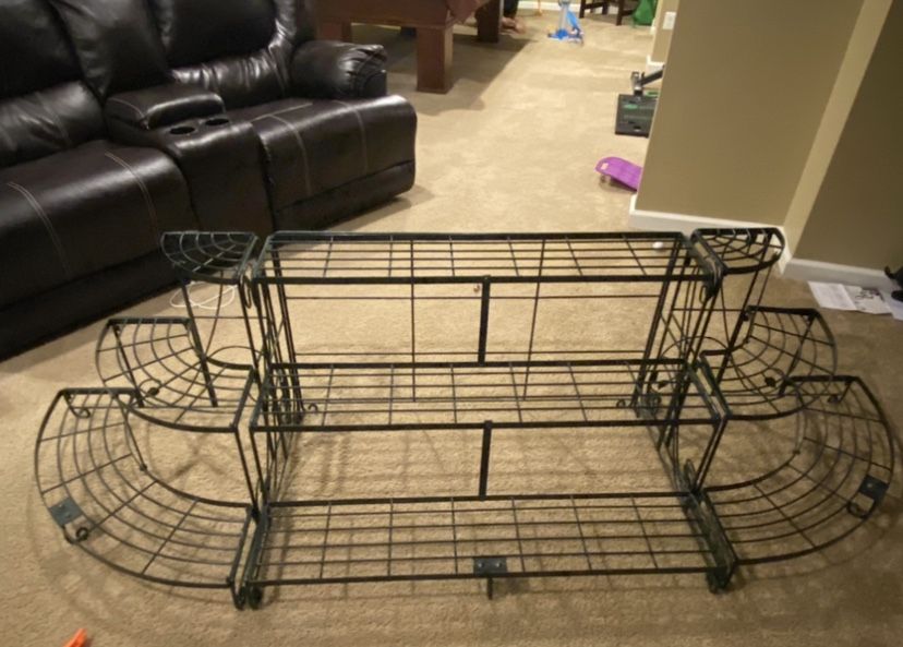 Metal plant stand