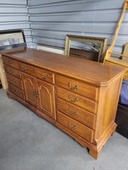 Thomasvile Vintage Oak Dresser