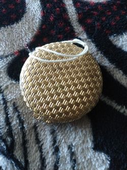 Antique Round Basquetweave Pill