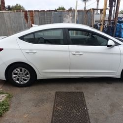 Hyundai  Elantra. 2017 