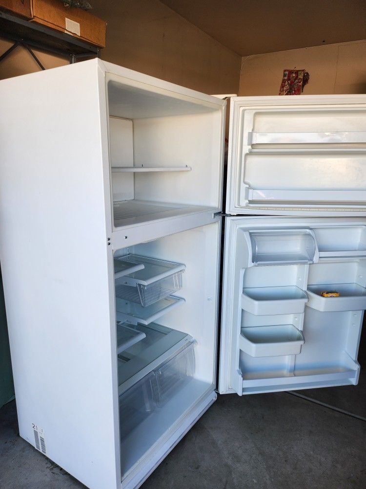 Good Clean REFRIGERATOR