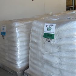 🌿 Bulk 5-12-26 Fertilizer Pallet – Professional Water-Soluble Formula 