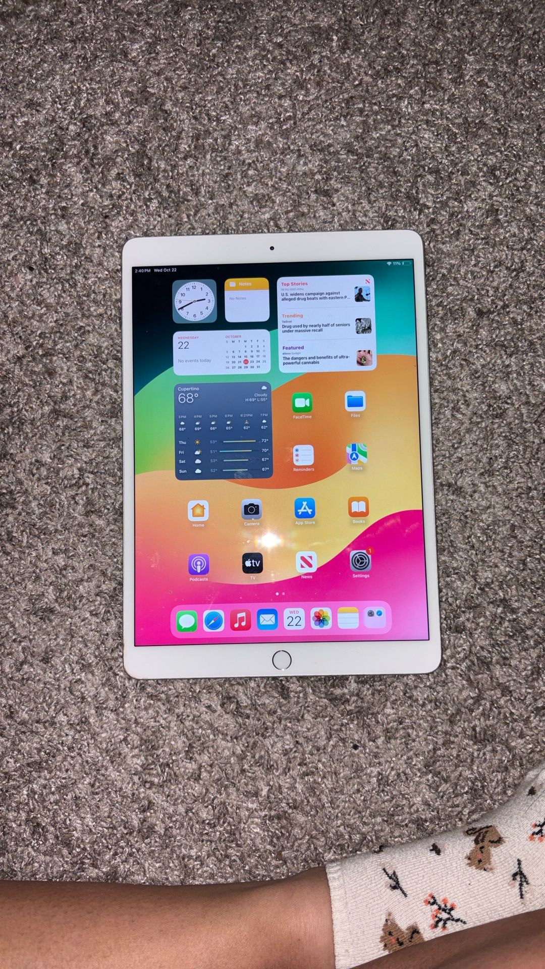 iPad Pro (10.5-inch) With Apple Pencil And Case