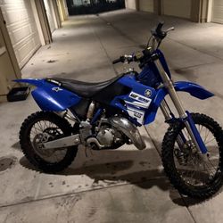 2000 YZ125