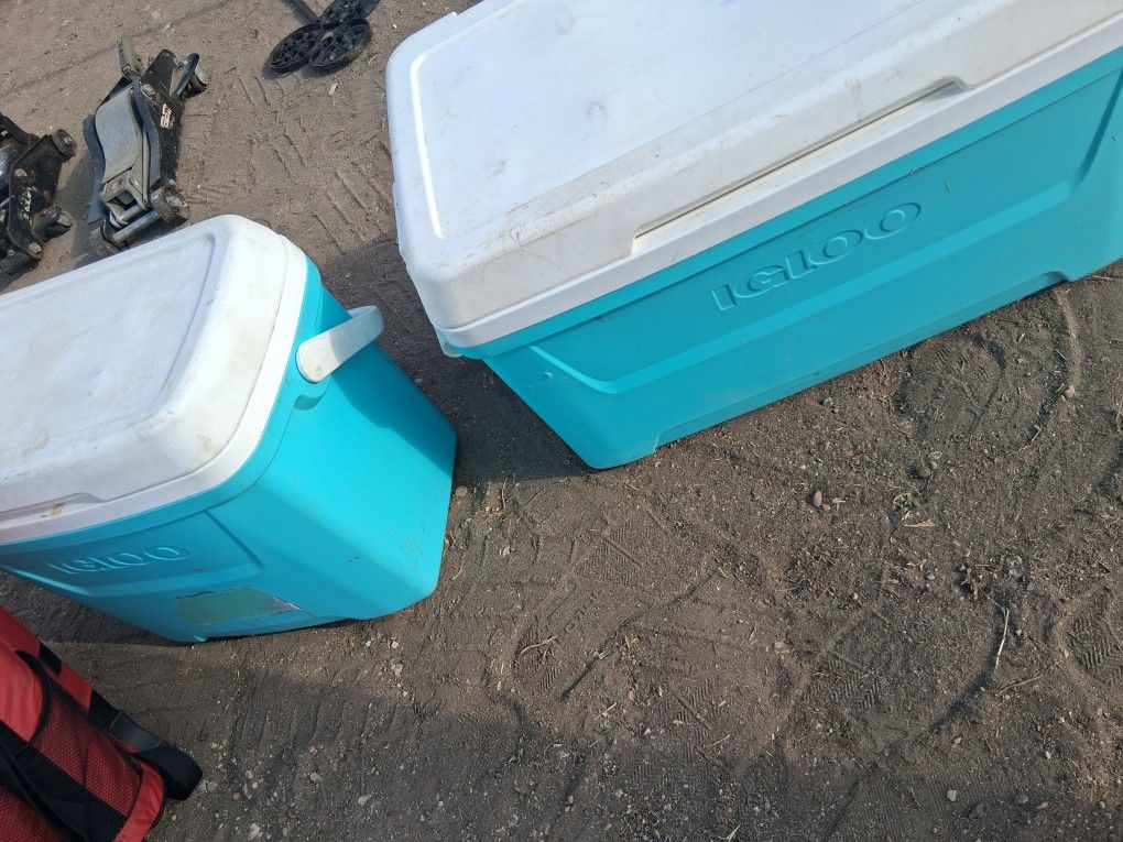 2 Igloo Ice Chest