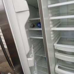 Refrigerator GE Good Like New
