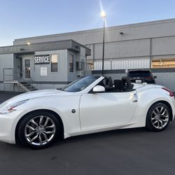 2010 NISSAN 370z $21.995