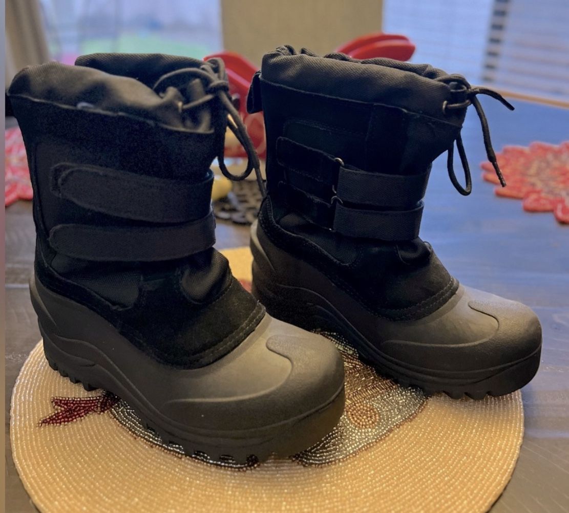 ColdFront Black Snow Pac Winter Boots (size 4 Big Kids Will Also Fit Women’s Size 6)