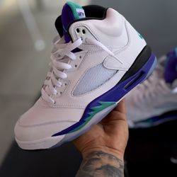 Air jordan Retro 5 Grape