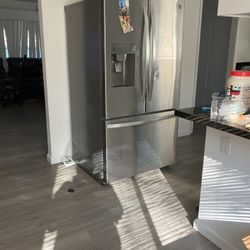 Kenmore Refrigerator 