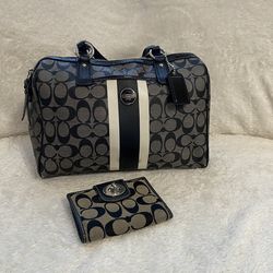 Cute Coach Purse And Wallet!