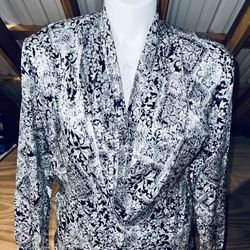 Very Good  Women Shirt Size ( 10  ) 