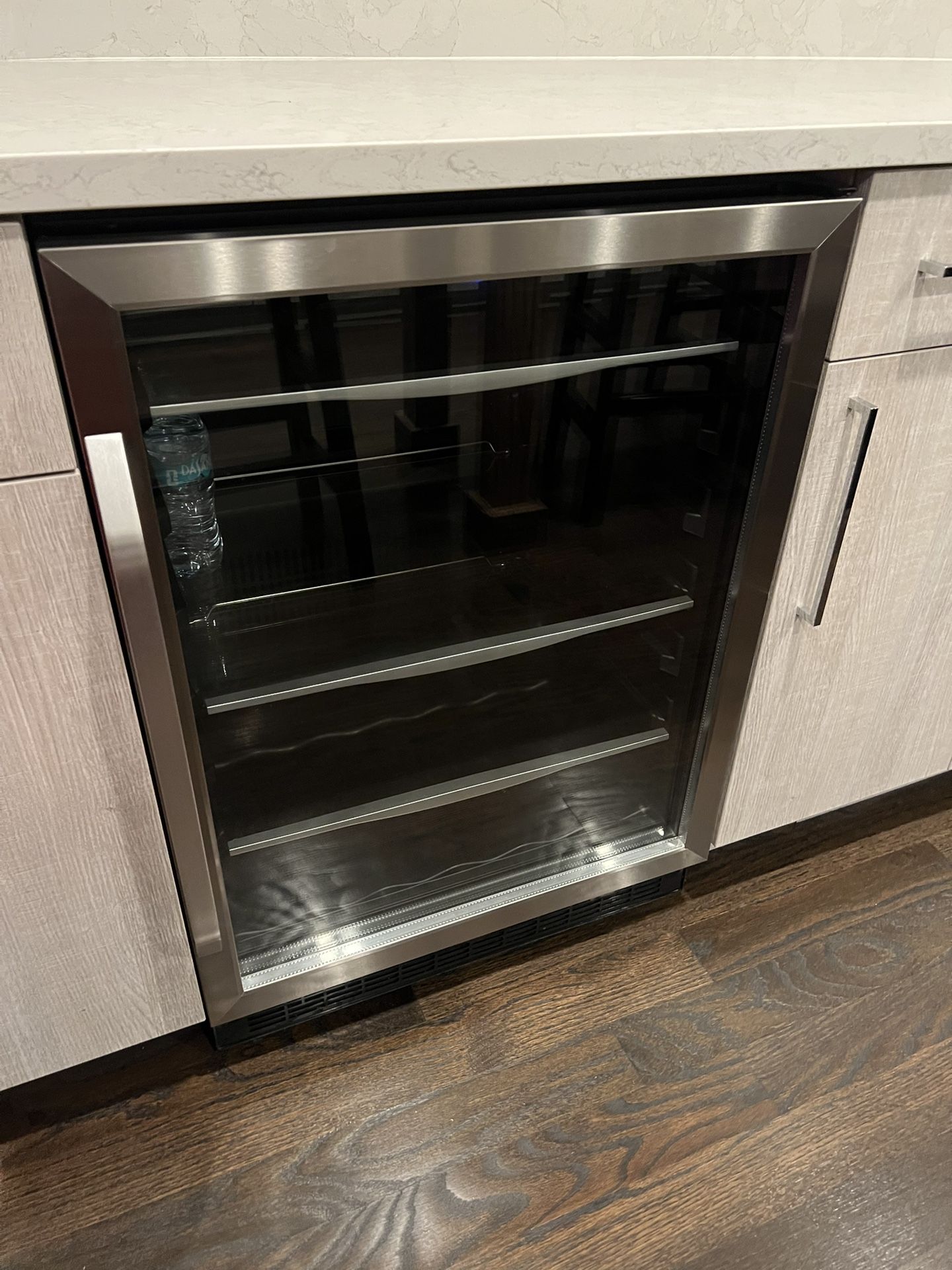 Brand: Danby Ref Beverage Chtr 11 Bottles Like New