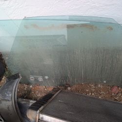 Monte Carlo Regal Cutlass Passenger Door Glass