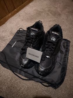 Benicia runners, black size 10