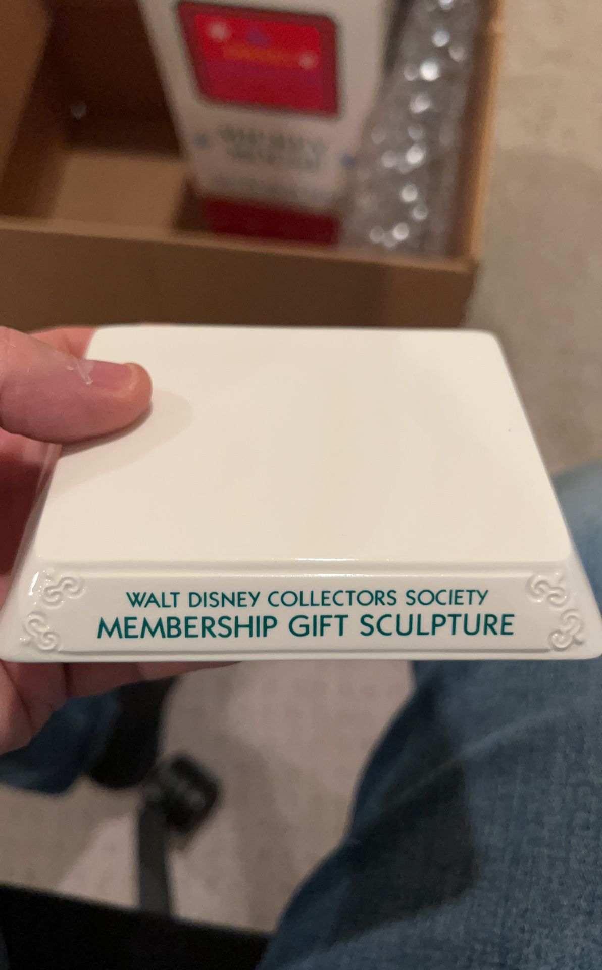 WDCC Membership Gift Sculpture stand MIB