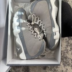Retro 9 Cool Grey 