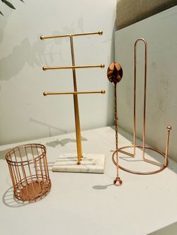 Elegant Gold & Rose Gold Organizer Set – Jewelry Stand, Basket, Paper Towel Holder & Bar Spoon