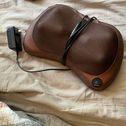 Massager with heat setting