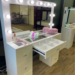 New Hollywood White Make Up Vanity