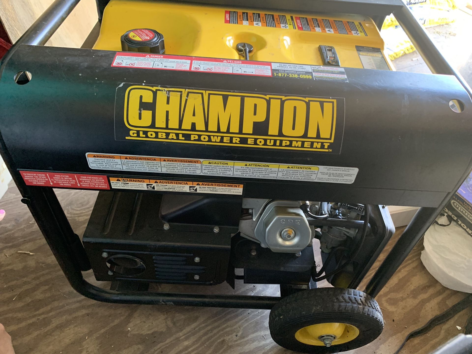 Champion 41532 7000W/9000W Remote Start Generator for Sale in West Palm