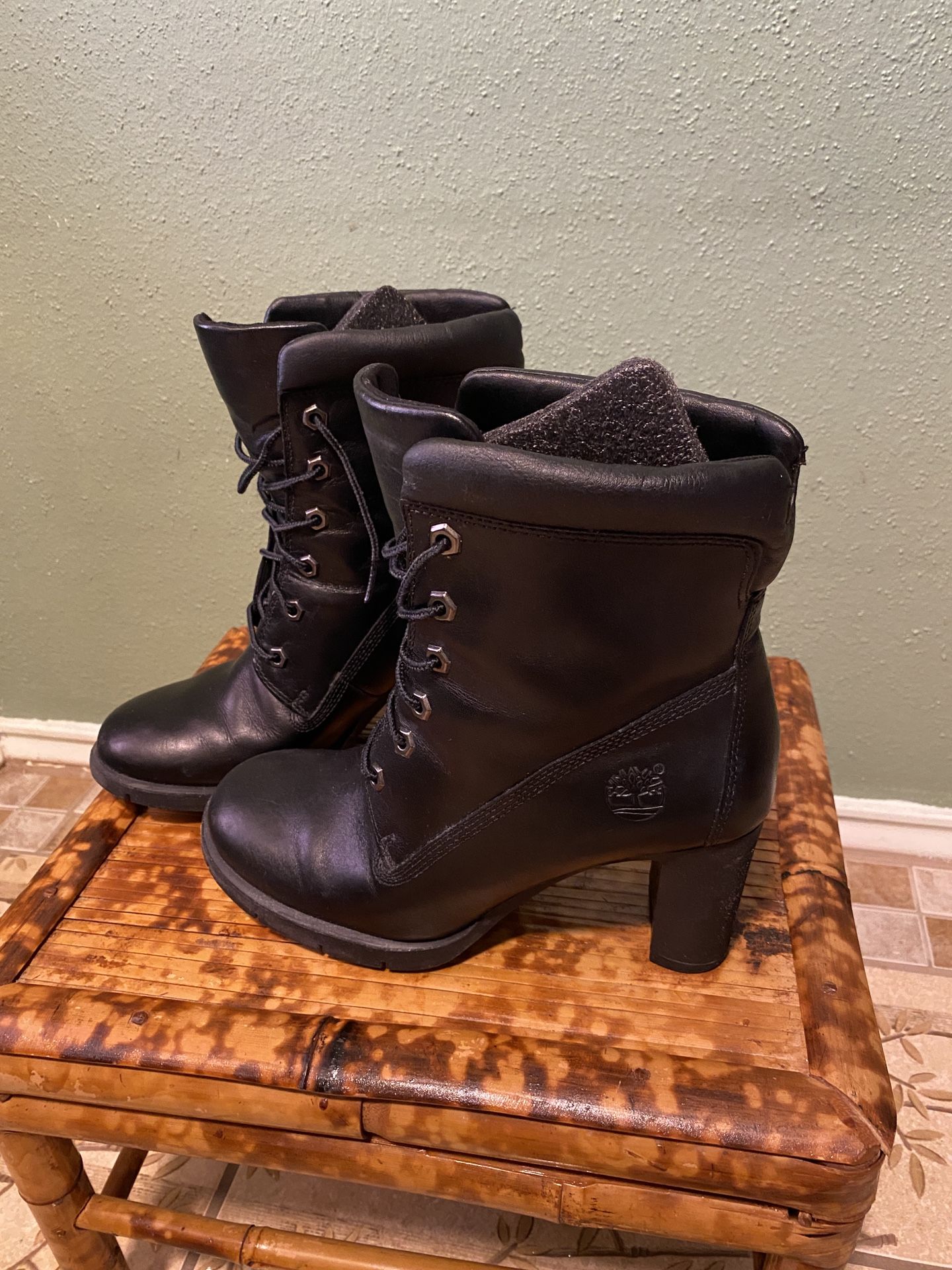 Timberland Heel BlackBoots Women’s US size 7.5 Lightly Worn 