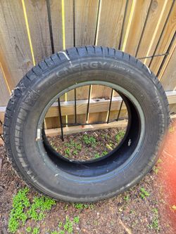 Michellin Energy Saver 225 65 17 Tire