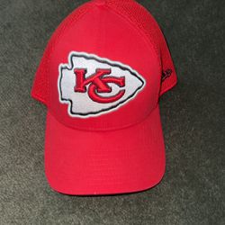 New Chiefs Hat Fitted Size Small/med