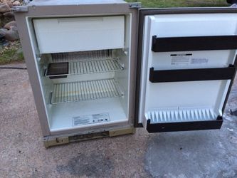 Electrolux rm2301 gas electric fridge deals