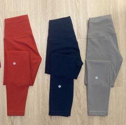 NEW LULULEMON SIZE 4 WUNDER TRAIN HIGH-RISE LEGGINGS $35 EACH BUNDLE SALE DISCOUNT