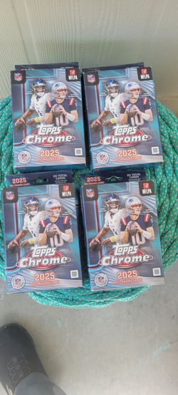 2025 Topps Chrome NFL Trading Cards Box (x4) $16 for all boxes are open