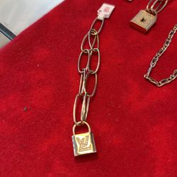 14 Kt Gold ,paperclip  Bracelet 7” W/C Z Gems 