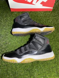 Jordan 11 Size 7 or 8.5W - 72-10 