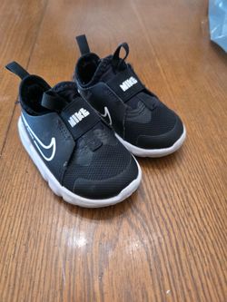 Kids Nike shoes size 5