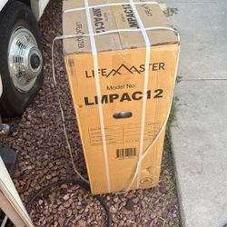 Lifemaster Portable Window AC  (brand New)
