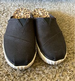 TOMS Black Slip-On Mules with Leopard Print Lining