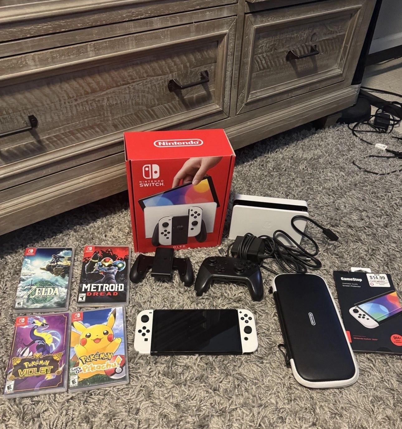 Switch OLED Model HEG-001 Handheld Console - 64GB - White - BUNDLE