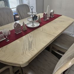 Dinning Table 