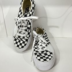 Vans  White and Black  checkered unisex Vans   Men's size 7 Women's size 8.5