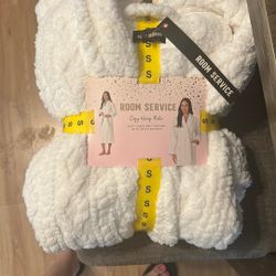 Small White Cozy Wrap Robe With Pockets 