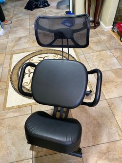 Ergonomic kneeling chair