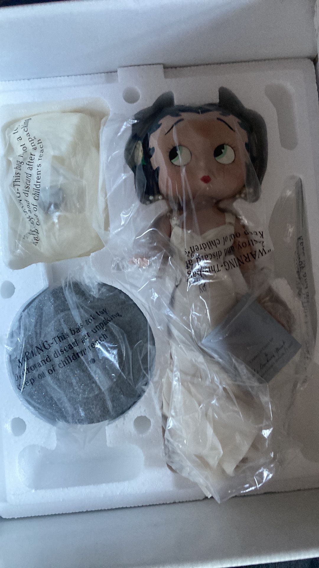 Betty Boop Porcelain Doll “Irresistible” by Syd Hap 2000