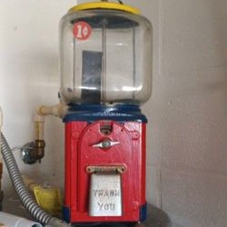 VINTAGE GUMBALL MACHINE