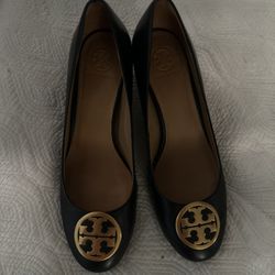 Tory Burch Black Leather Pumps 