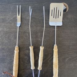BBQ Grilling Tools Woodgrain Handles - 3 Pieces