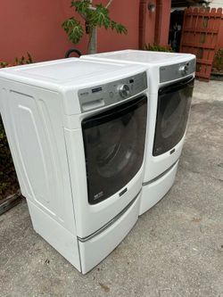 Maytag Front Load Washer and Dryer Set ; Large Capacity