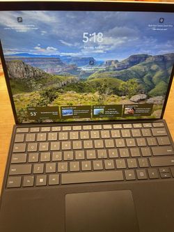 Microsoft Surface Pro 9 12th Gen i5 8GB RAM 128GB SSD Touchscreen Silver