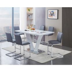 5 PC DINING SET NEW IN BOX